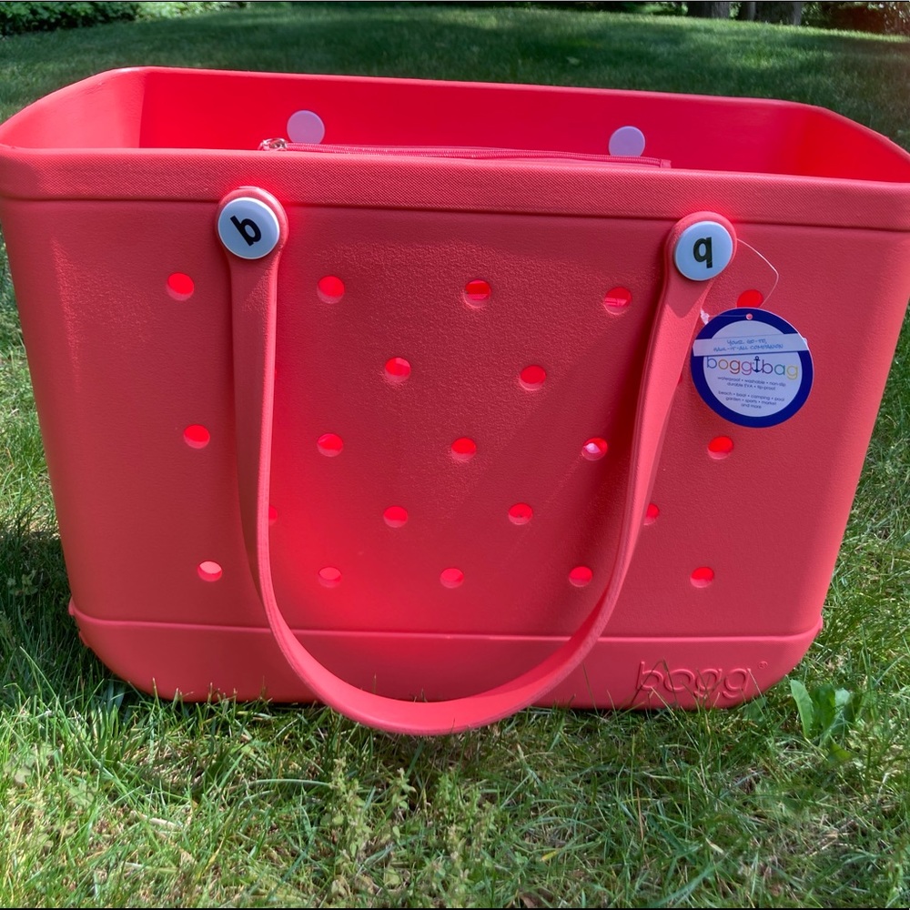 💗❤️ NWT Coral Bogg Bag Large Tote
